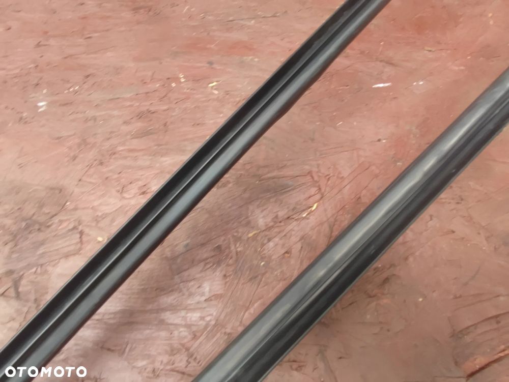 BMW E46 COUPE ORYGINALNA USZCZELKA DRZWI GÓRNA SZYBY WEWNĘTRZNA LEWA / PRAWA W DOBRYM STANIE O NR. 51 32 8 194 731 / 51 32 8 194 732 OEM - 18