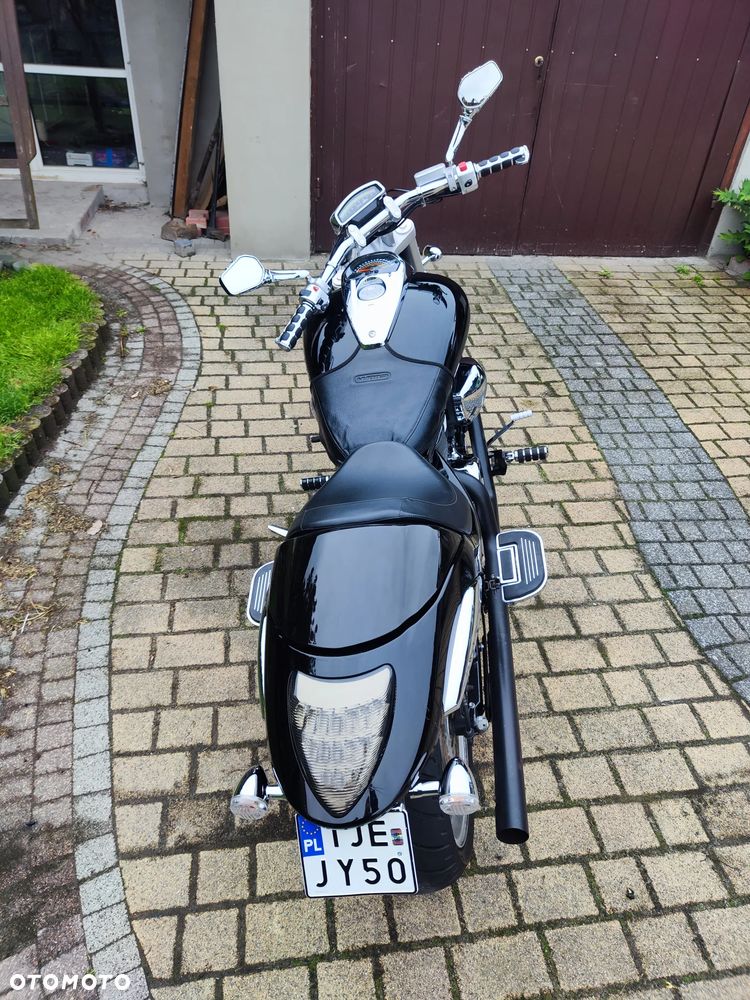 Suzuki Intruder - 8