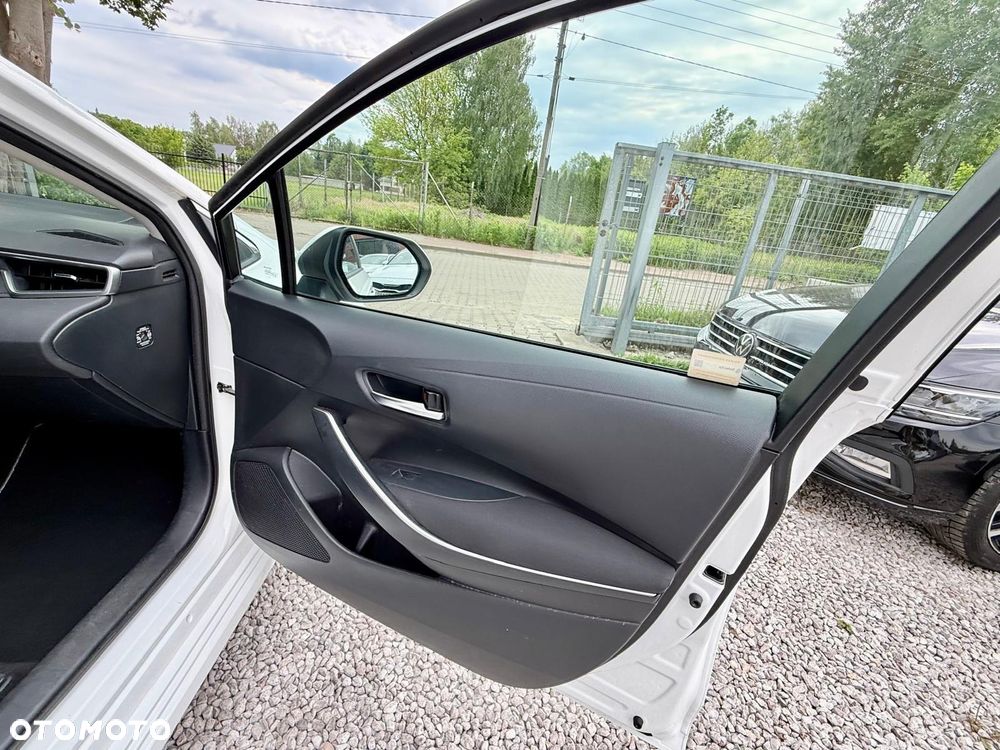 Toyota Corolla 1.8 Hybrid Comfort - 39
