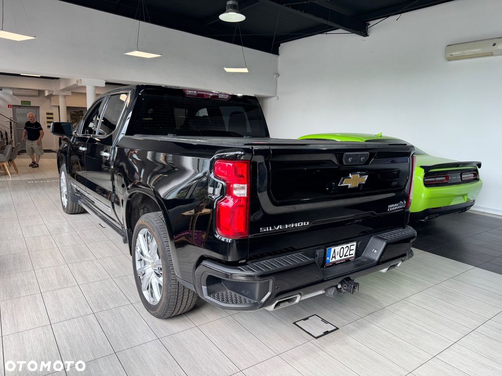 Chevrolet Silverado - 3