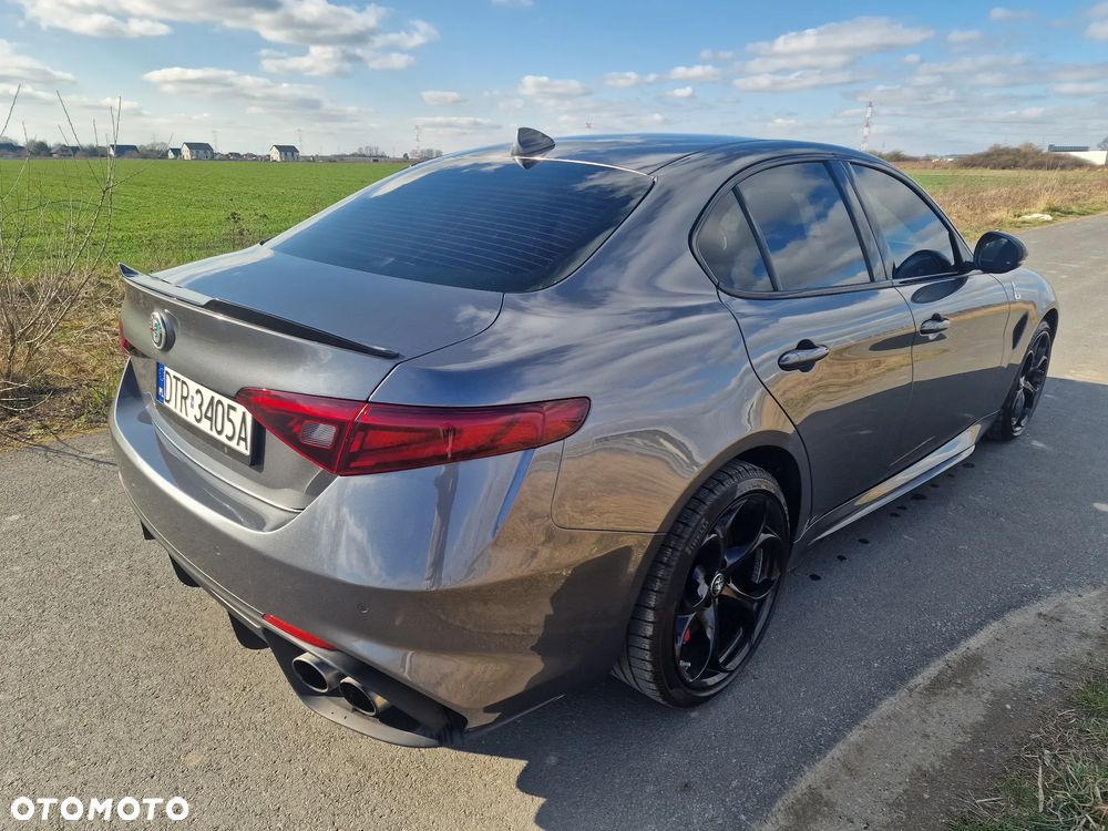 Alfa Romeo Giulia 2.9 V6 Bi-Turbo AT8 Quadrifoglio - 21