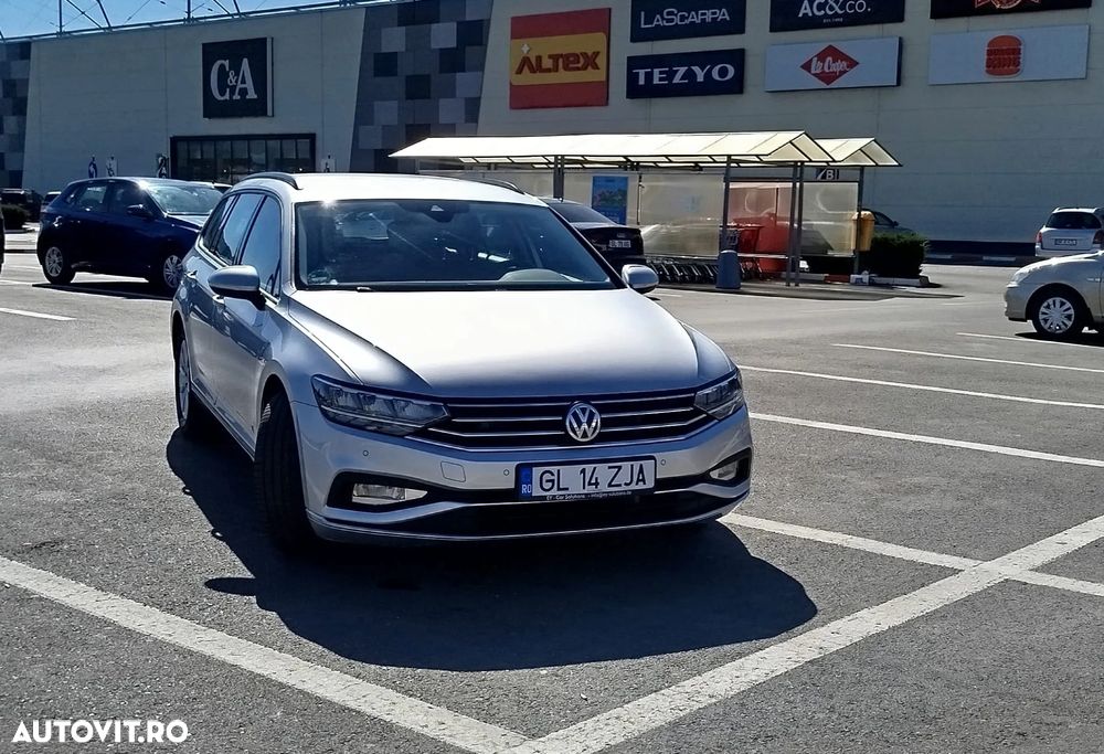 Volkswagen Passat - 1