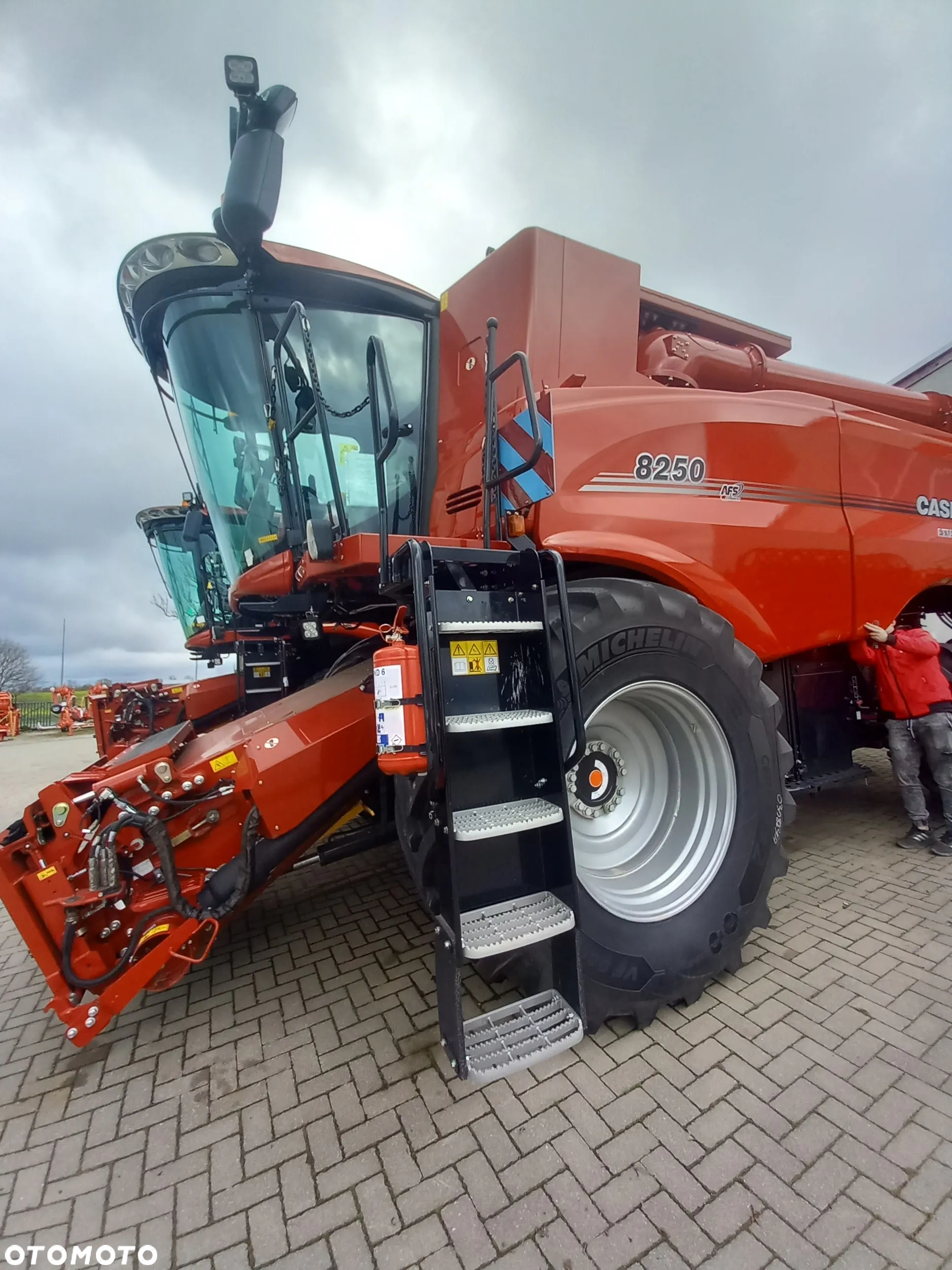 Case IH Axial-Flow 8250 - 21