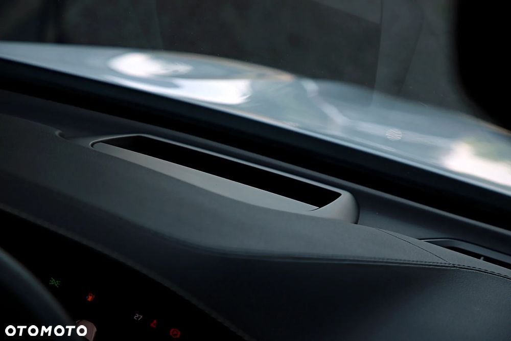 Volvo XC 60 B4 D AWD R-Design - 33
