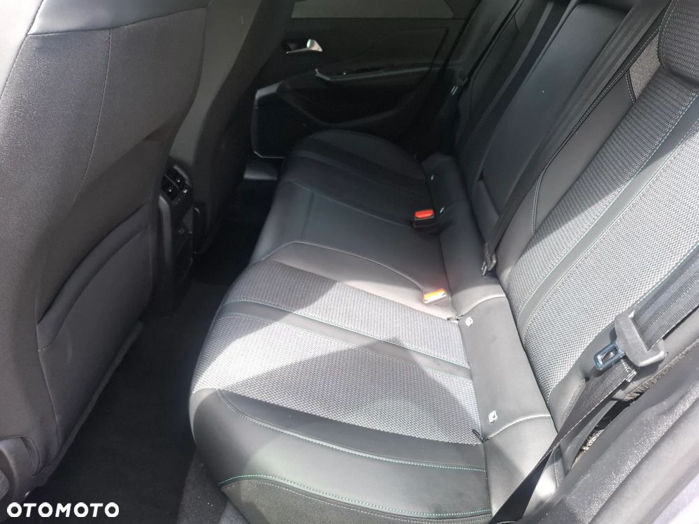 Peugeot 308 1.6 Hybrid PHEV Allure EAT8 - 11