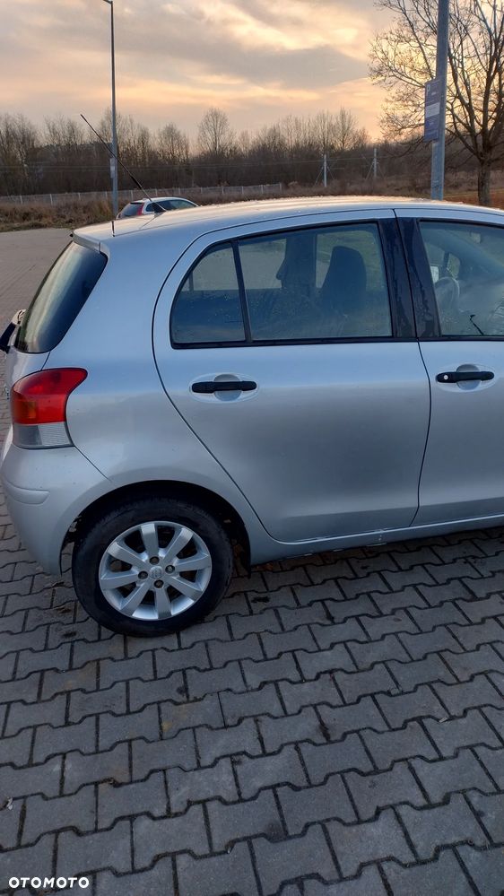 Toyota Yaris 1.4 D-4D Terra - 8