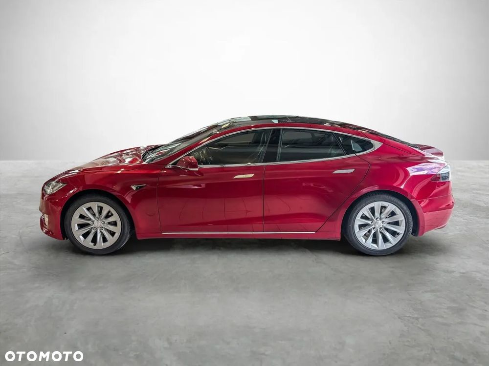 Tesla Model S - 8