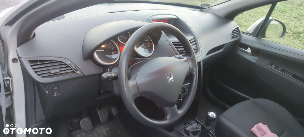 Peugeot 207 75 Filou - 16