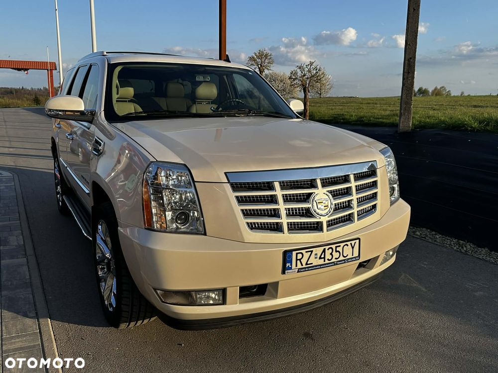 Cadillac Escalade - 7