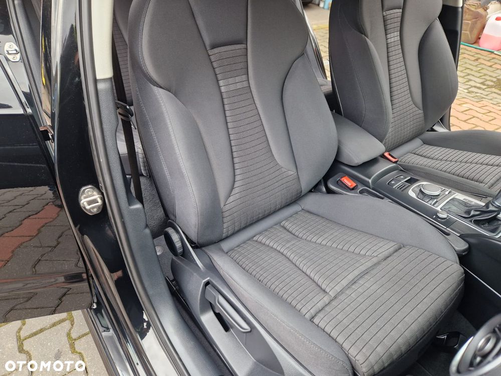 Audi A3 Sportback 1.4 TFSI S tronic S line Sportpaket - 24