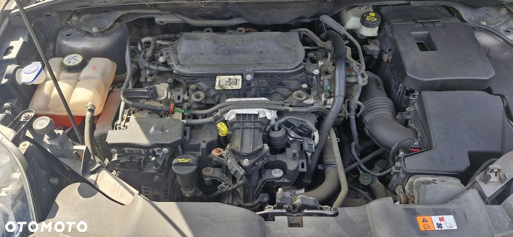 Ford Kuga - 8