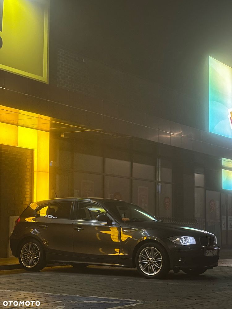 BMW Seria 1 120i - 28