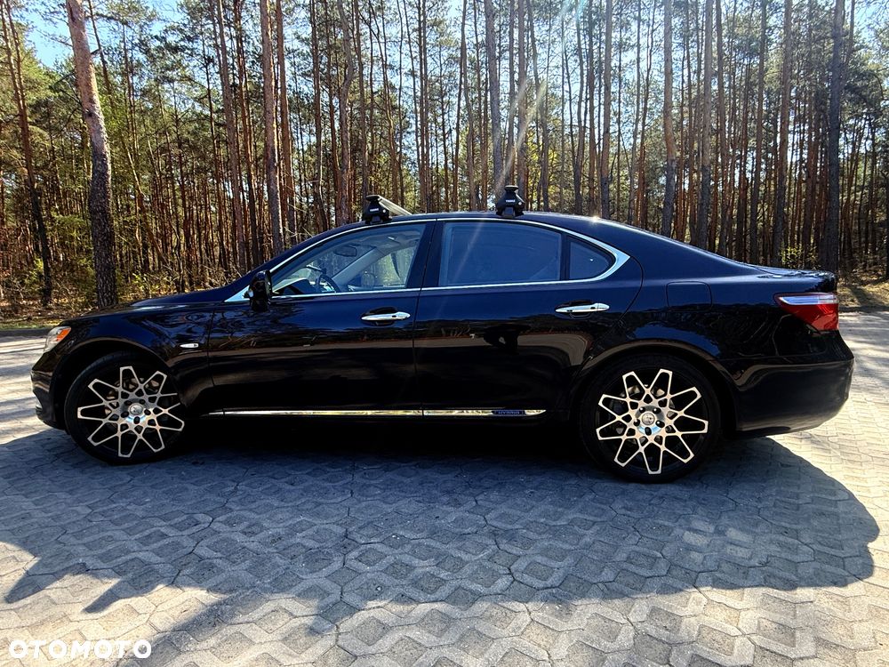 Lexus LS - 1