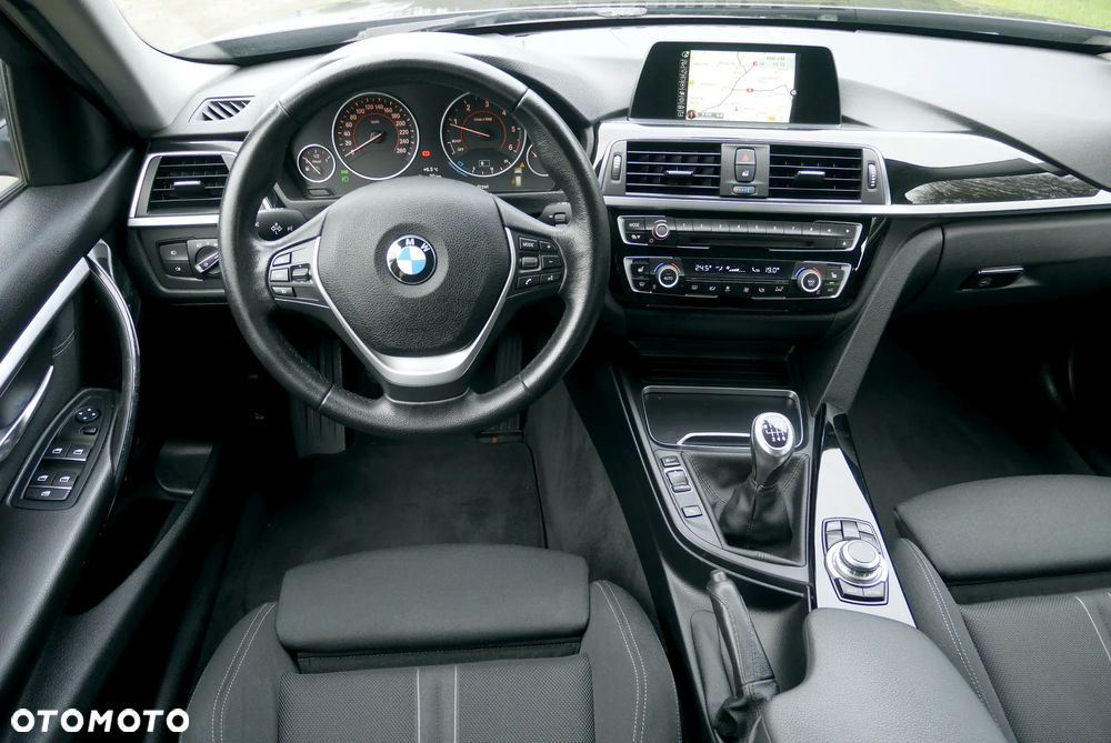 BMW Seria 3 318d Sport Line - 26