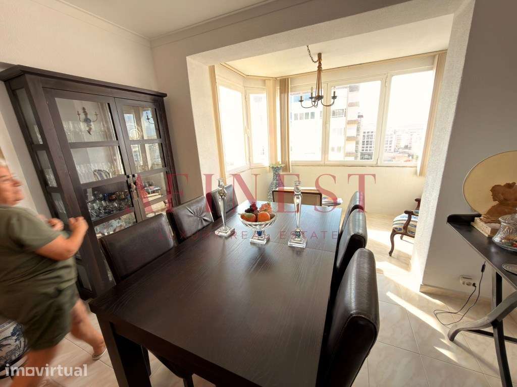 APARTAMENTO T2 NA PRIMEIRA LINHA DE MAR CAPARICA - Grande imagem: 4/13