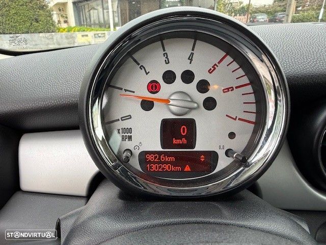 MINI 3 Portas One D - 13