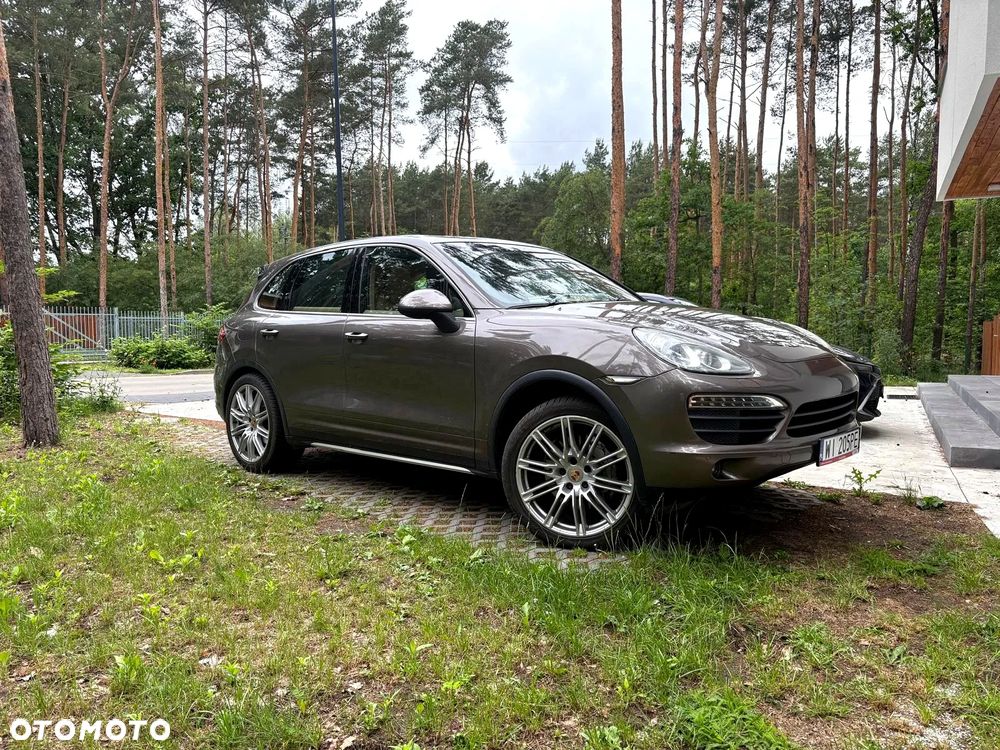 Porsche Cayenne - 1