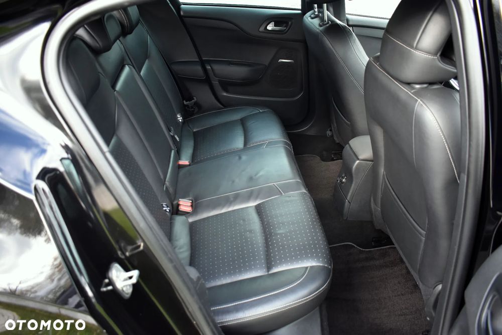 Citroën DS4 e-HDi 110 EGS6 SoChic - 38