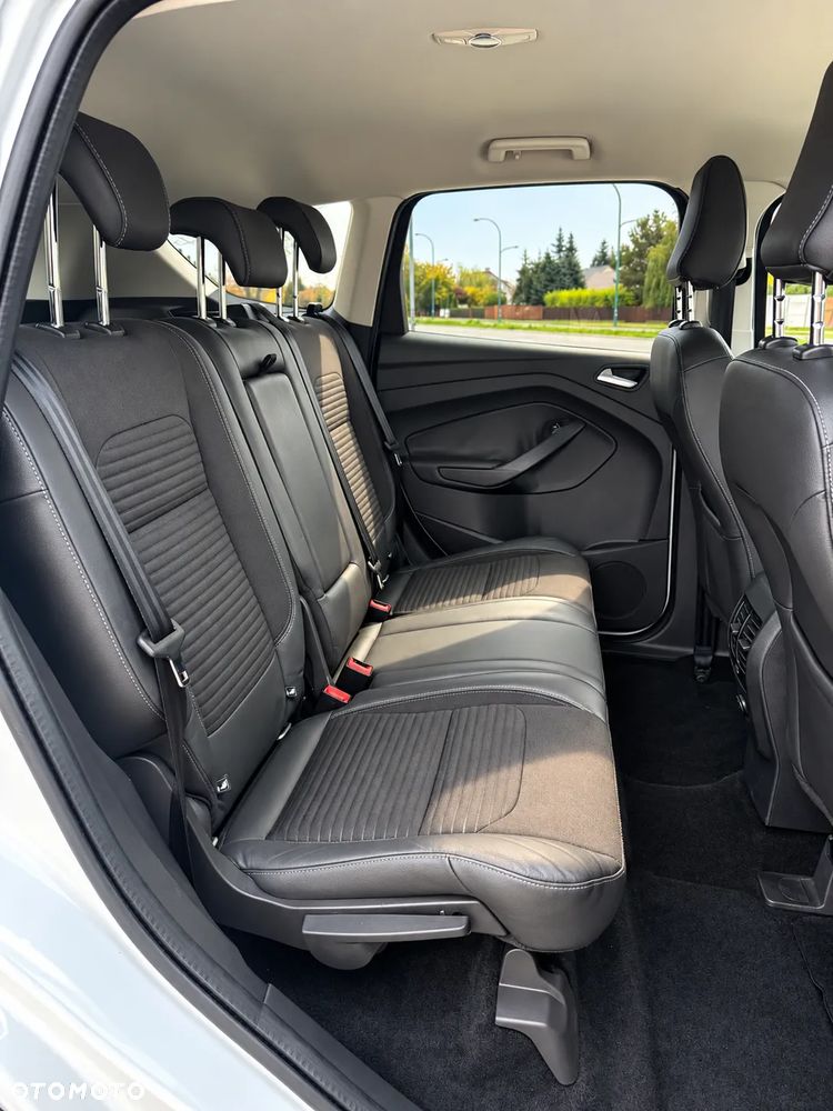 Ford Kuga 2.0 TDCi 2x4 Titanium - 13