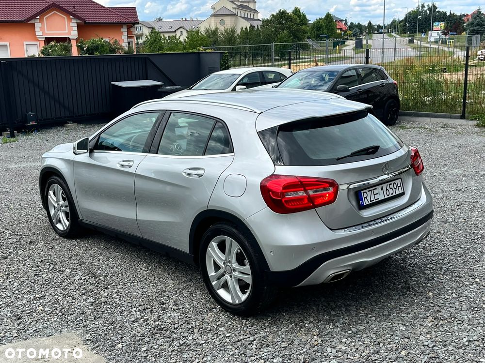 Mercedes-Benz GLA 180 - 18