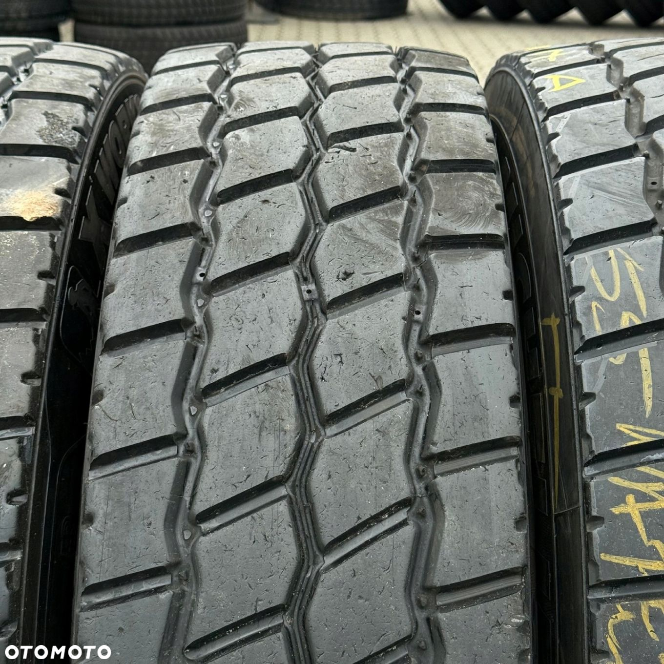 315/80R22.5 MICHELIN NAPĘD KOMPLET OPON NAPĘDOWYCH TYŁ 9-13mm TK557A - 4