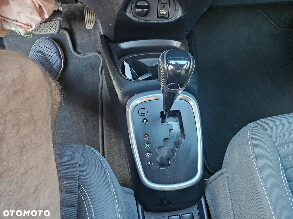 Toyota Yaris Hybrid 100 Active EU6 - 18