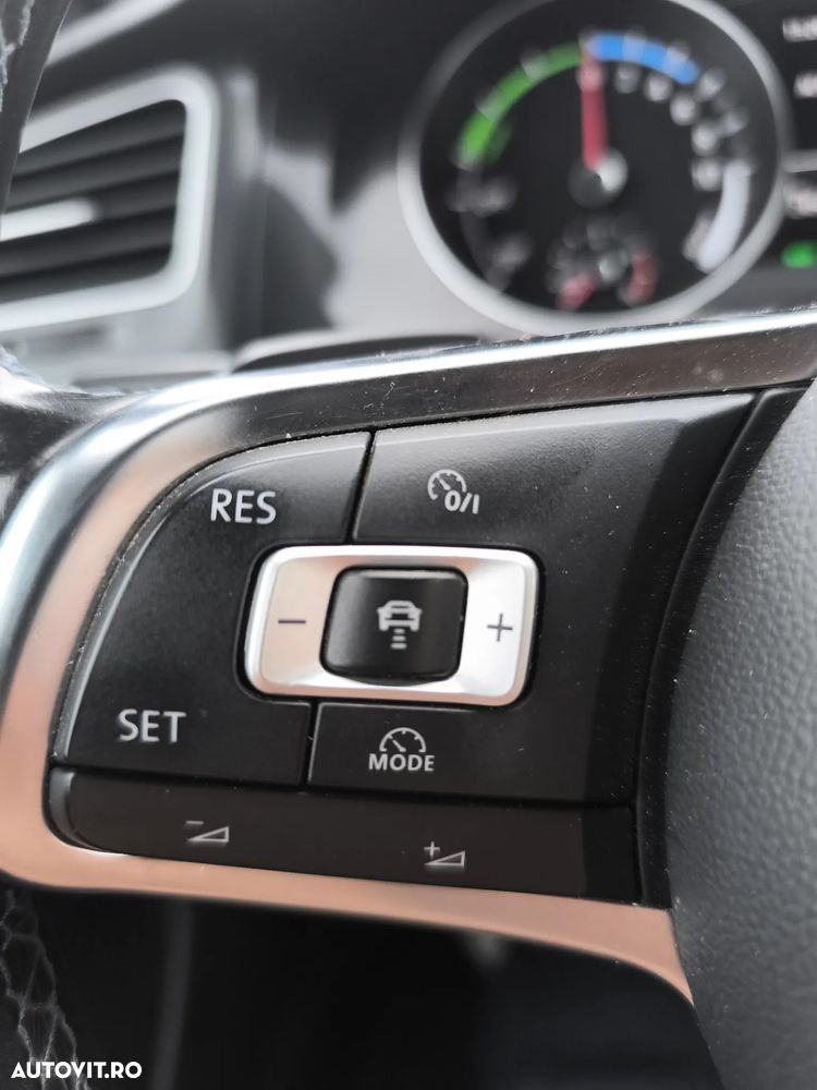 Volkswagen Golf - 9