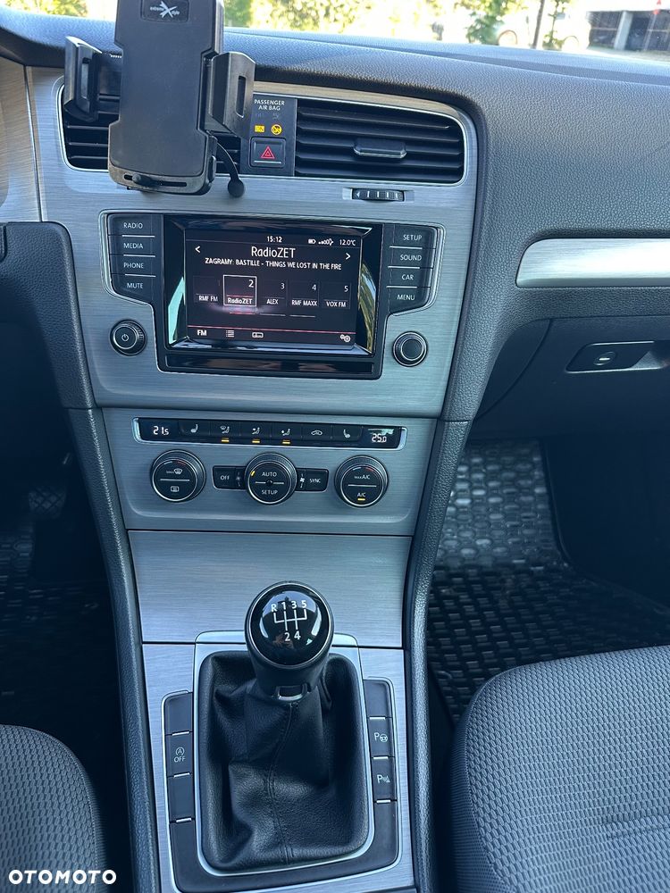 Volkswagen Golf VI 1.6 TDI BlueMot Trendline - 17