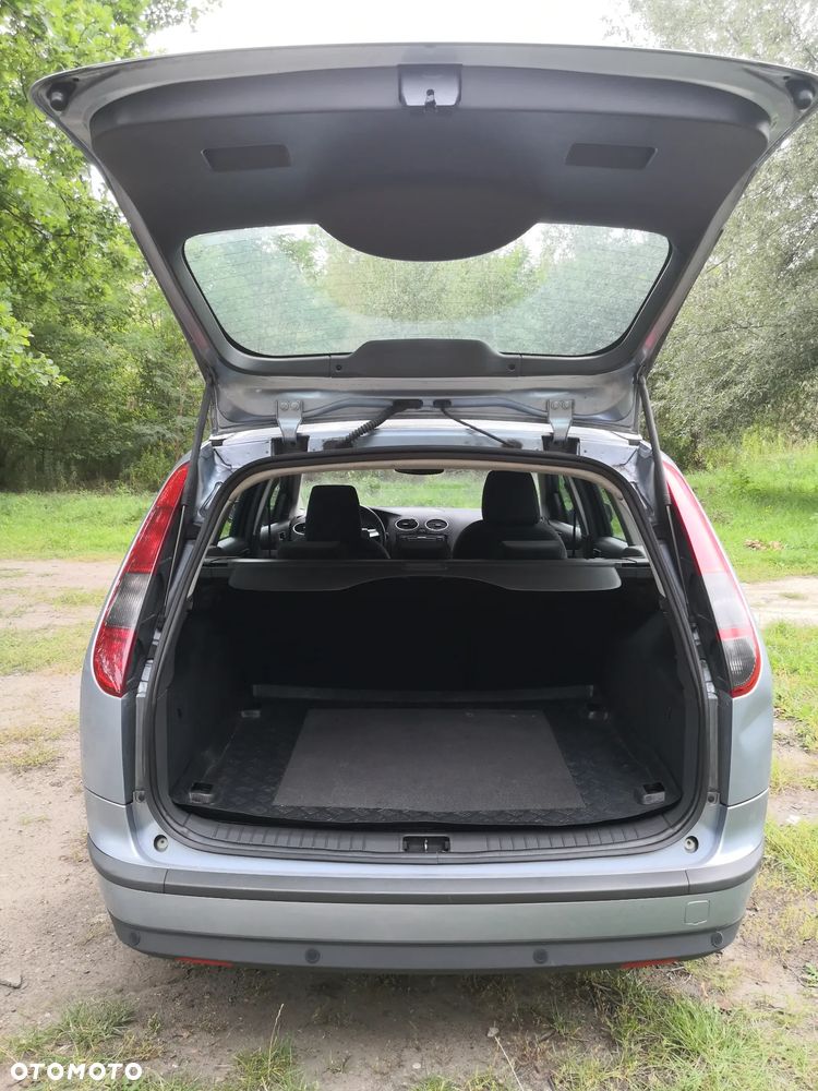 Ford Focus 1.6 TDCi DPF Ghia - 14