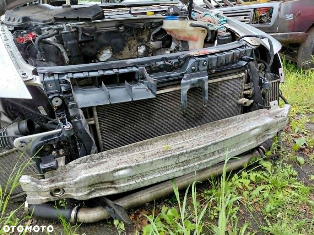 Audi a6 c6 2007 rok, poj. 2,7 , moc 132 kw, Diesel Belka Pas przedni kompletny z chłodnicami - 1