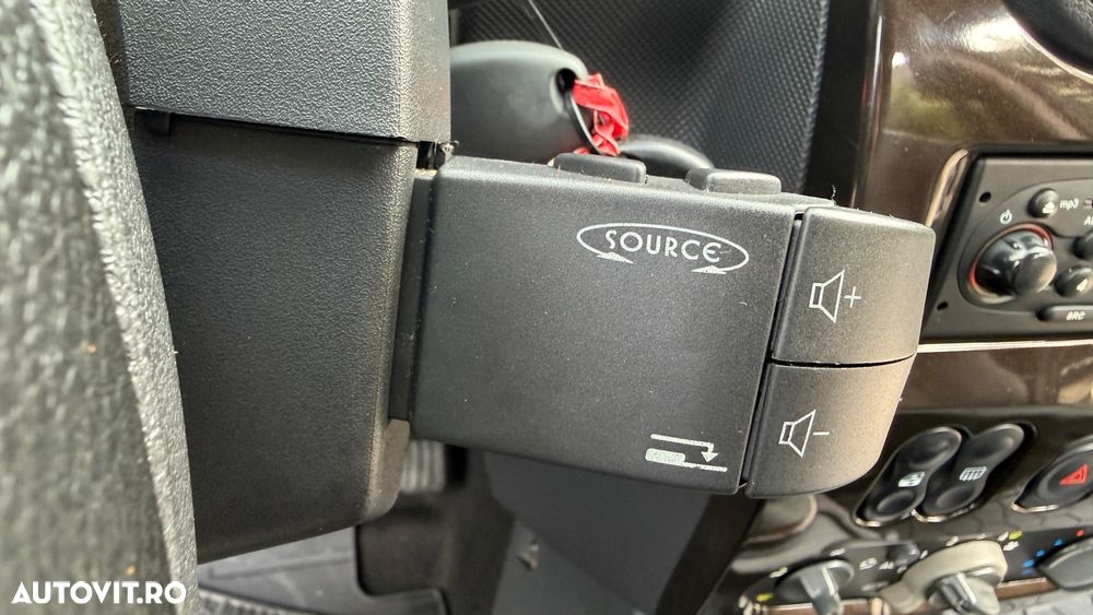 DACIA Duster 2011 — imagine 16