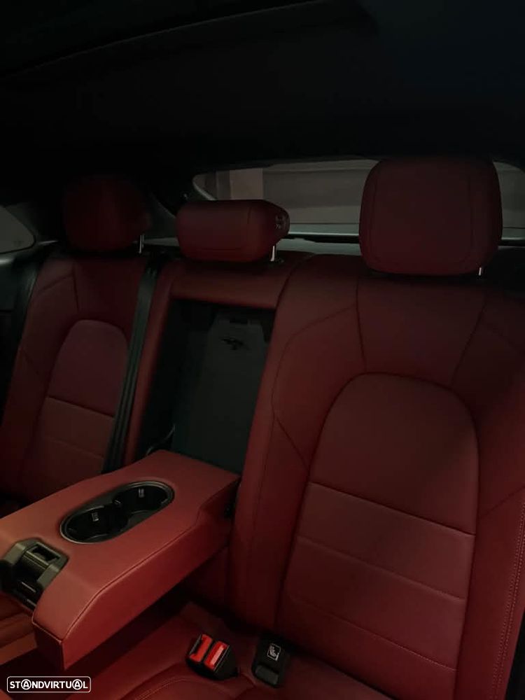Porsche Macan Electric 4S - 11