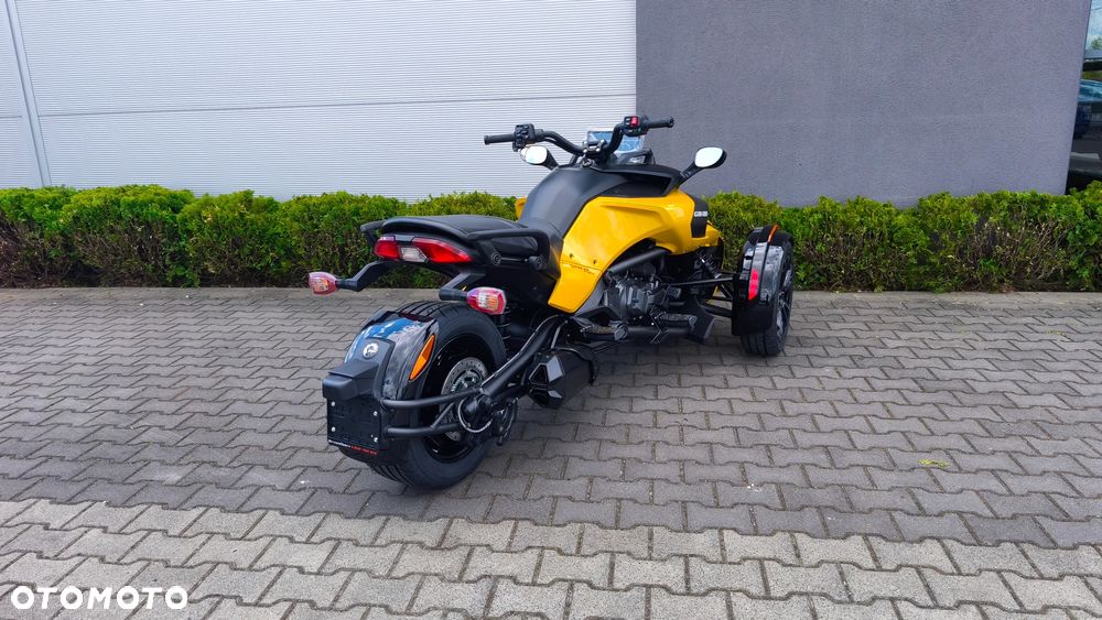 Can-Am Spyder - 5