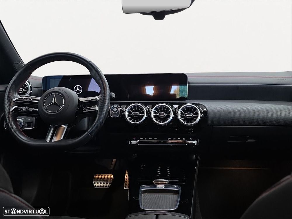 Mercedes-Benz CLA 250 e Shooting Brake AMG Line - 9