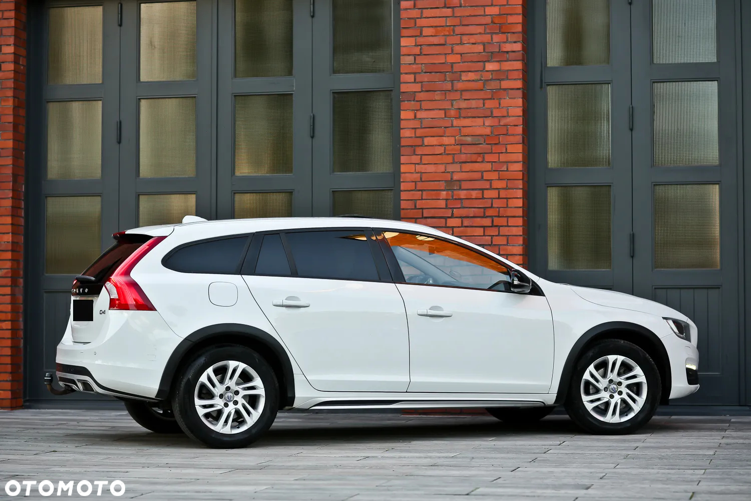 Volvo V60 Cross Country D4 Summum - 17