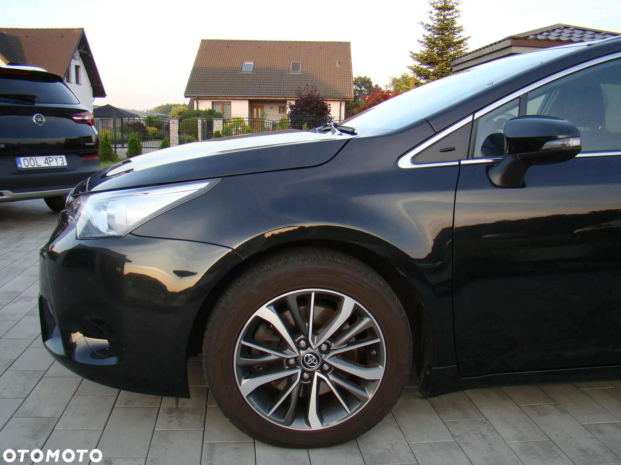Toyota Avensis 2.0 D-4D Premium - 6