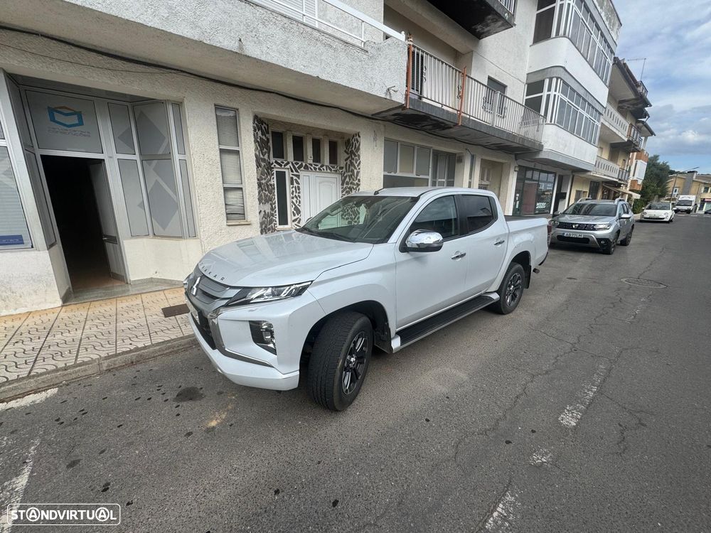 Mitsubishi L200 2.3 DI-D Space Cab Invite Strakar Look 4WD - 27