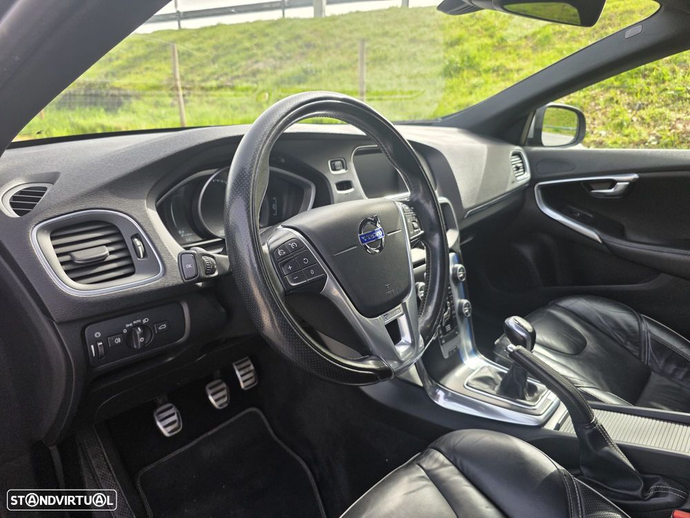 Volvo V40 2.0 D2 R-Design - 16