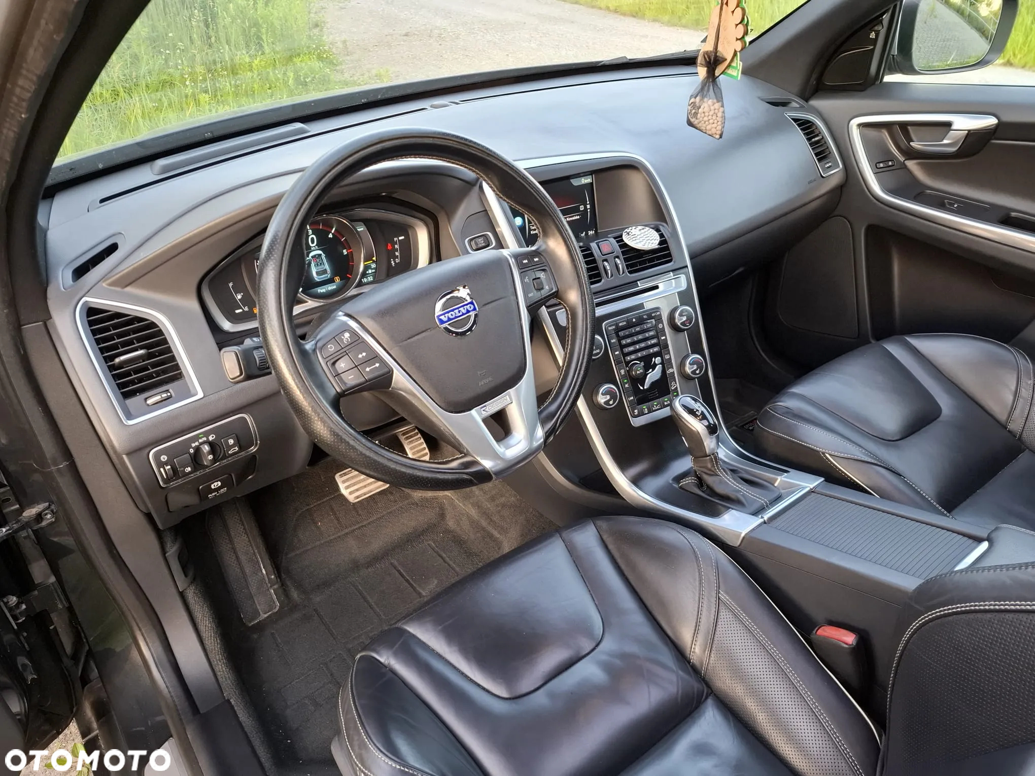 Volvo XC 60 D5 AWD RDesign - 17