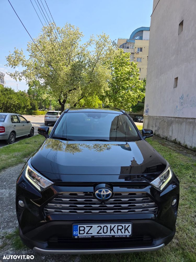 Toyota RAV4 - 1