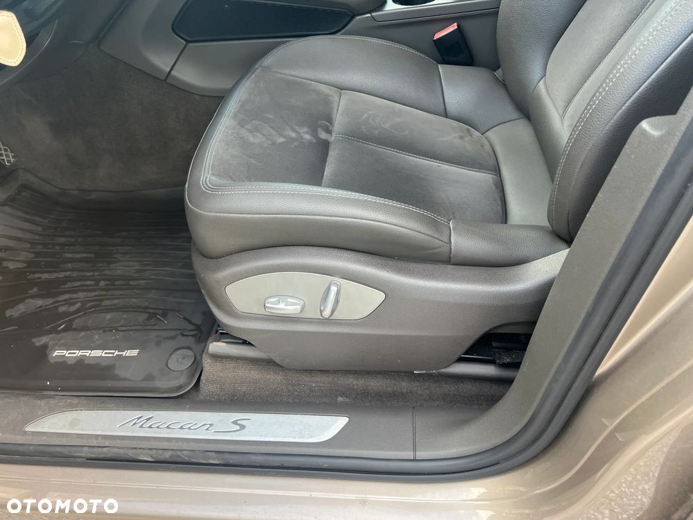 Porsche Macan - 16