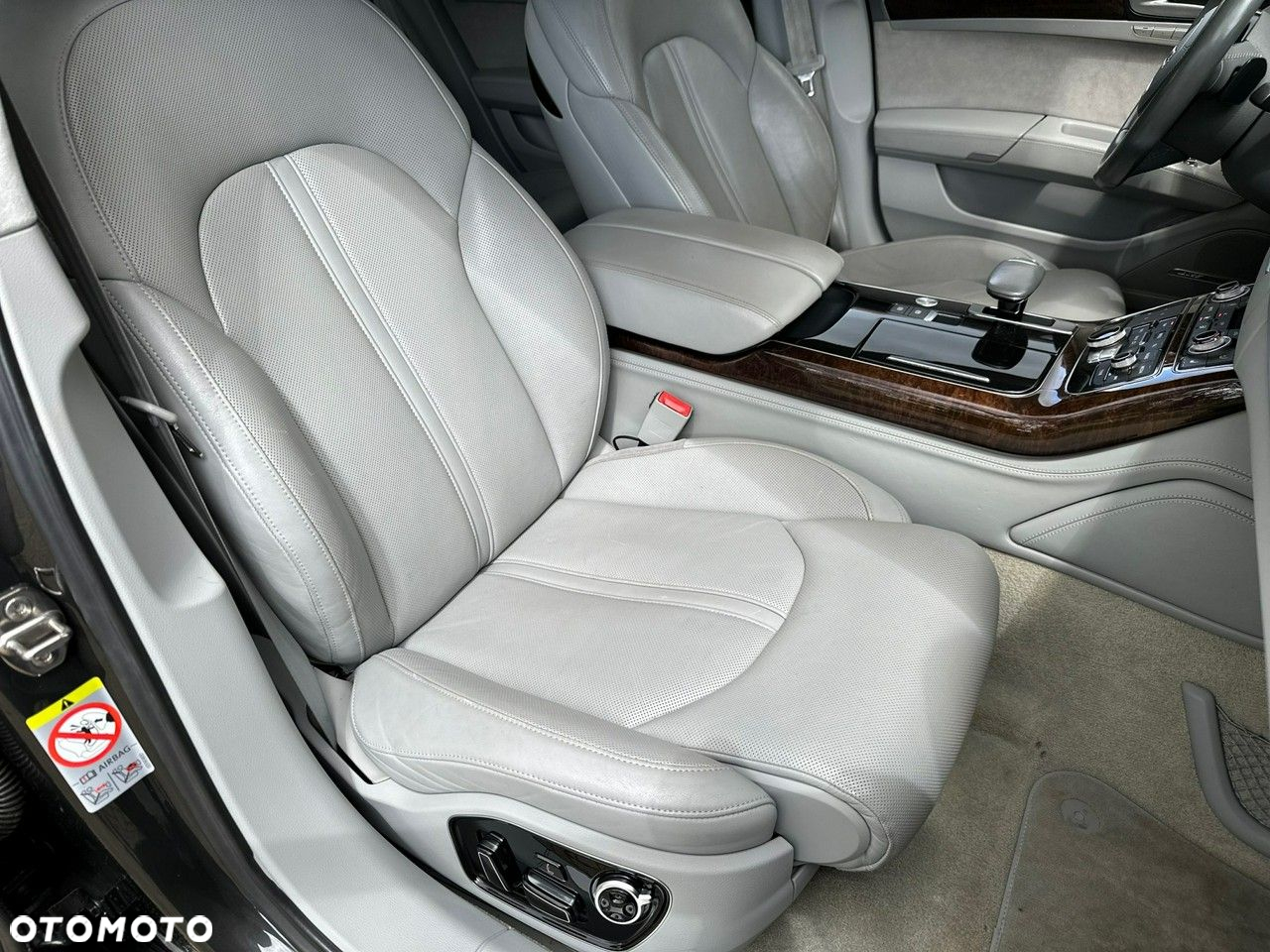 Audi A8 - 10