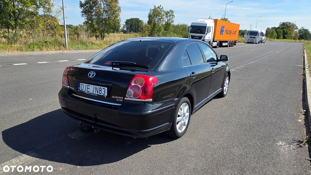 Toyota Avensis 2.0 D-4D Sol - 2