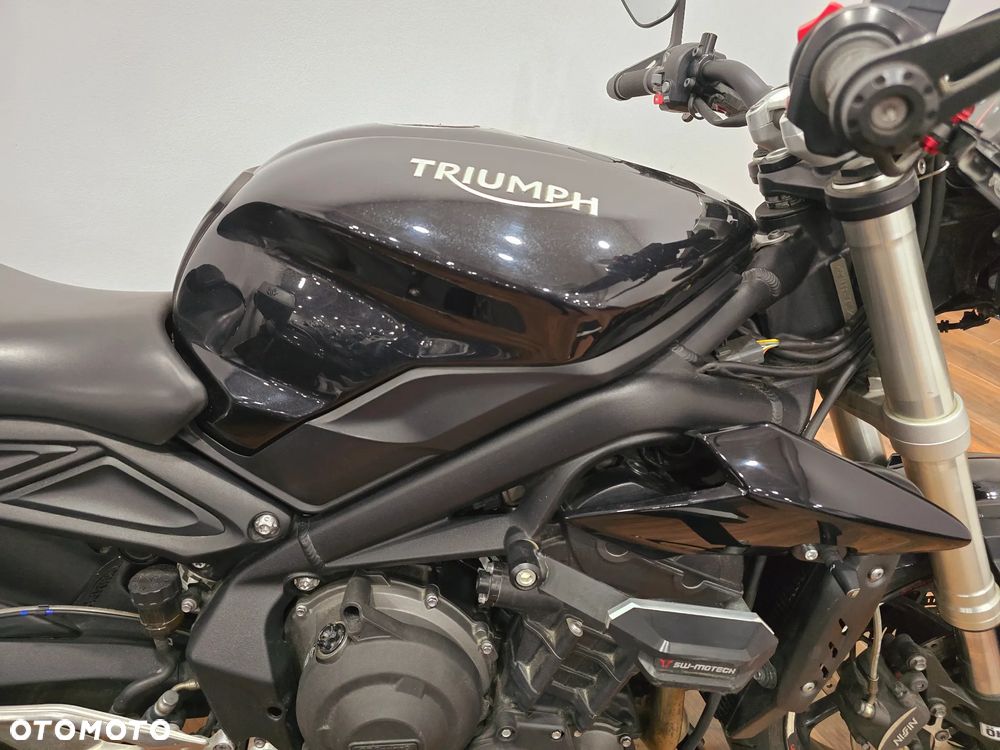 Triumph Street Triple - 12