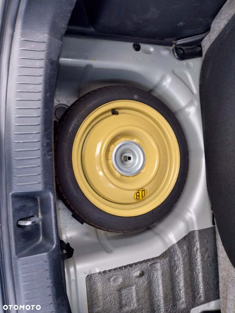 Mazda 2 1.3 Exclusive - 11