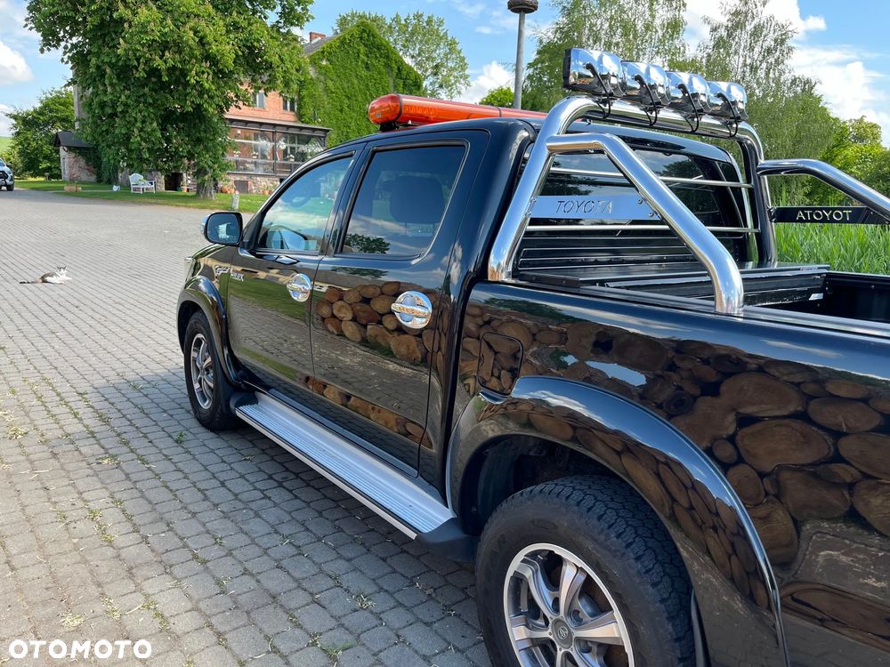 Toyota Hilux 3.0 D-4D SR5 - 8