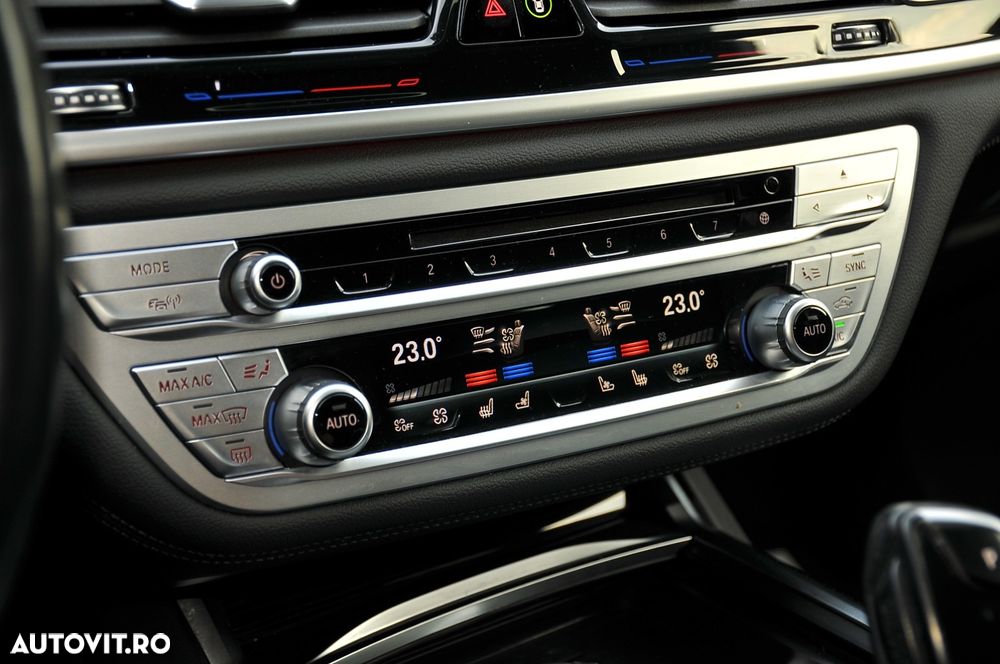 BMW Seria 7 750Li xDrive - 36