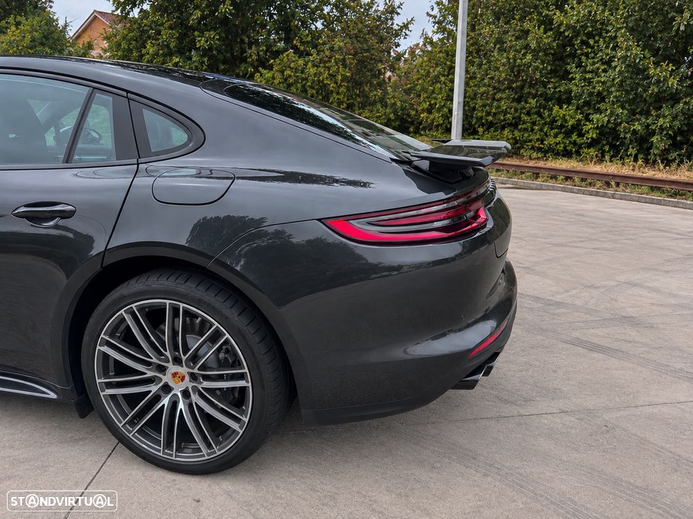 Porsche Panamera 4 E-Hybrid Executive - 5