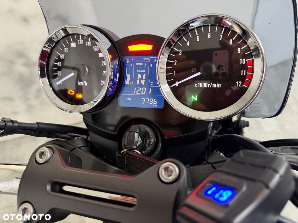 Kawasaki Z 900 RS - 12