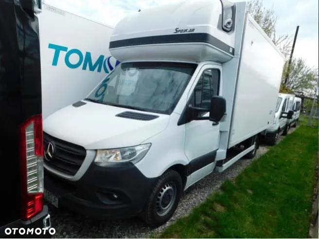 Mercedes-Benz Sprinter - 2